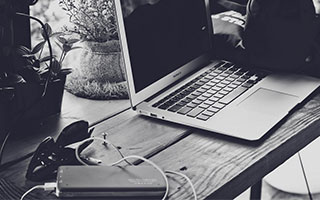 34岁老将倒钩破门，曼城1:0，稳住第三，欧冠资格到手了